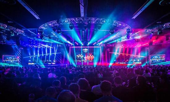 俨然一名 俨然一名