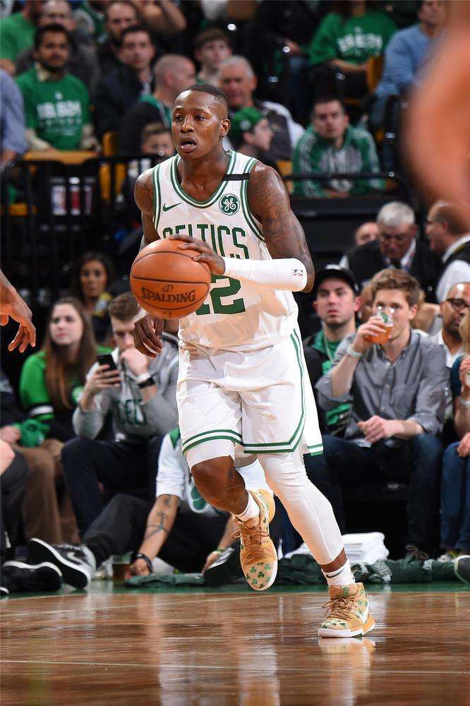 社媒版请告 社媒版请告